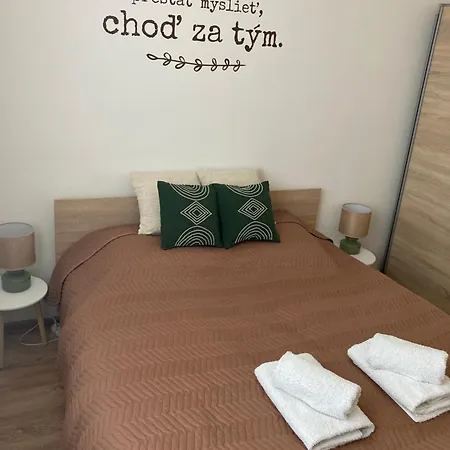 Apartman Nedaleko Centra Mesta Michalovce Exteriér fotografie